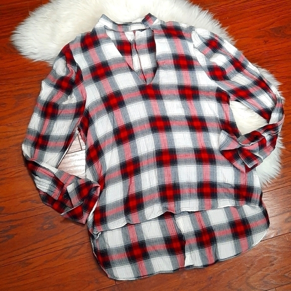 Zara Tops - Zara Woman Cutout Long-sleeved Blouse